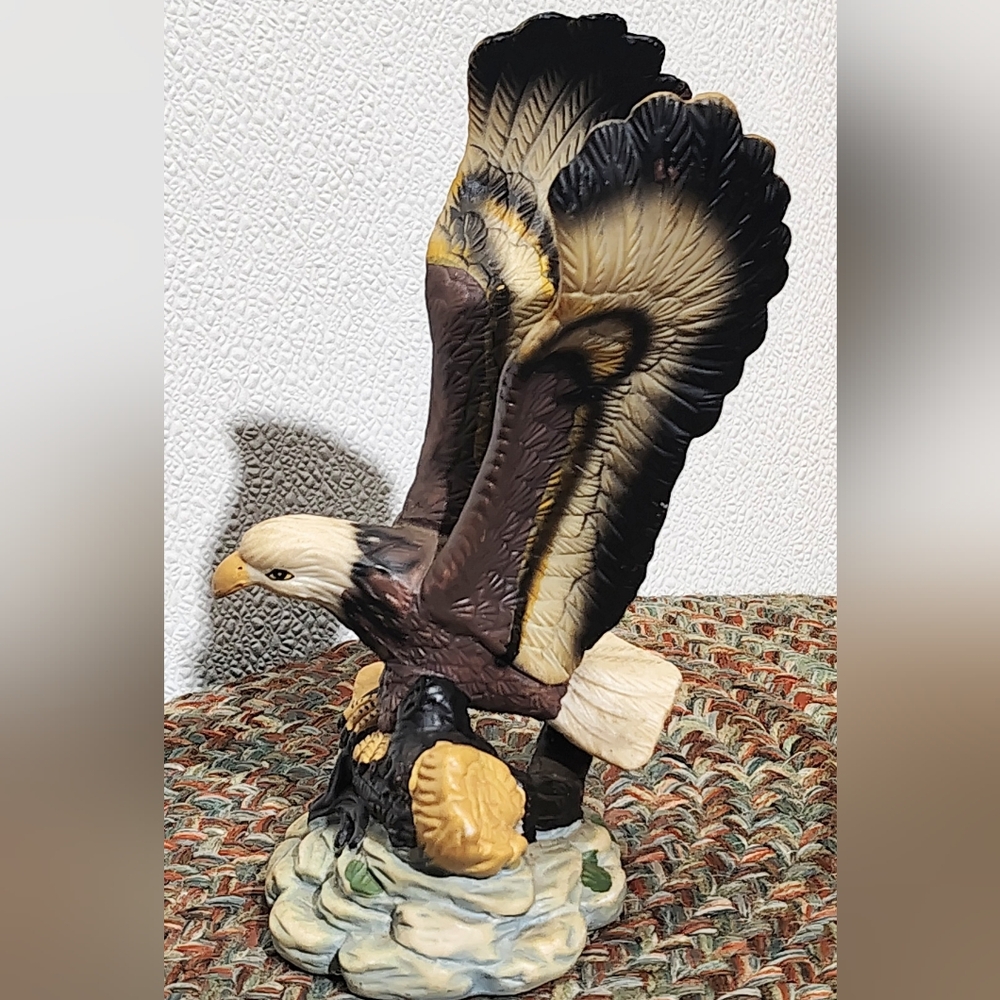 Bald Eagle In Flight Statue Vintage